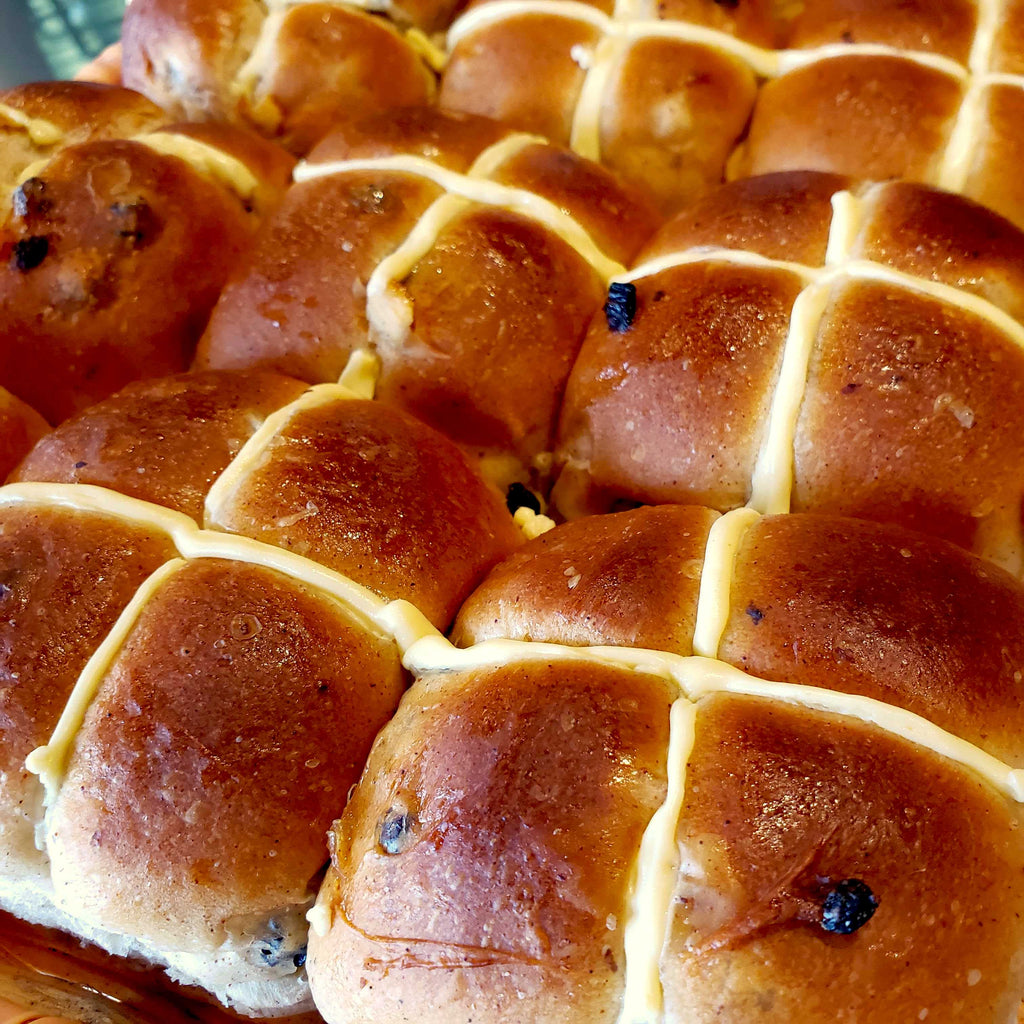 Hot Cross buns (12) - Christies Bakery
